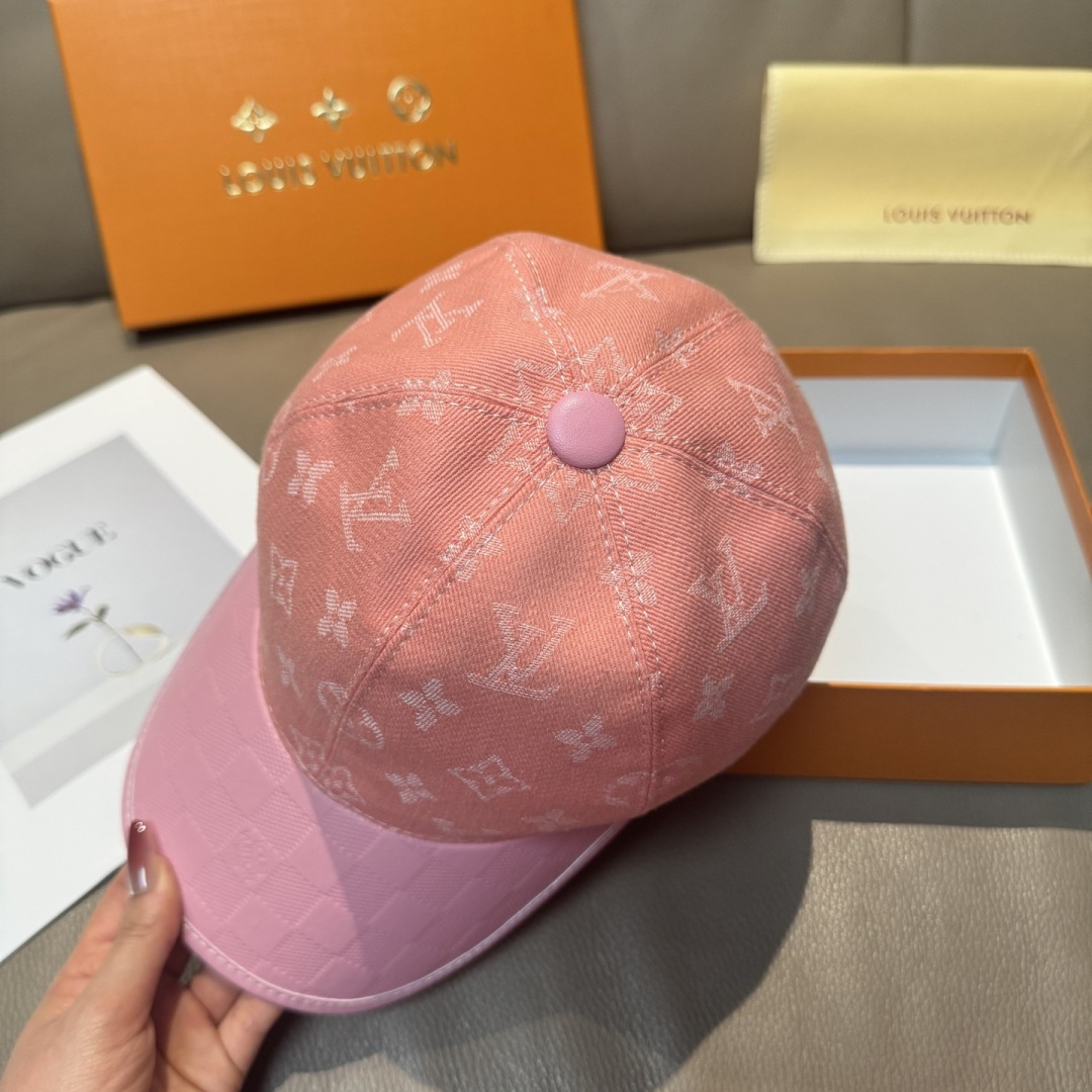 配盒子布袋，LV(路易威登)新款原单棒球帽，牛皮压花，1:1开模订制，原版牛仔布料，做工细致完美，质量超