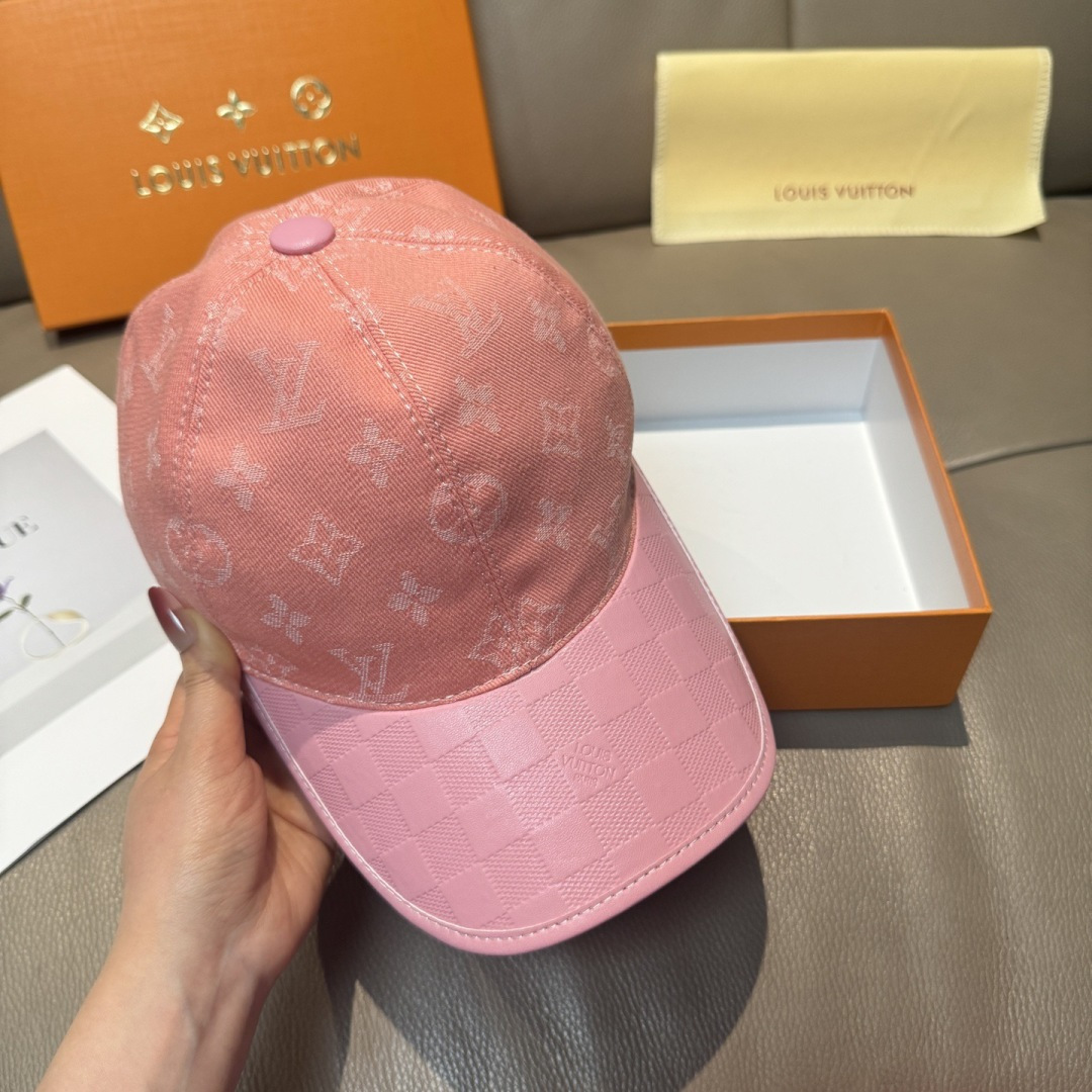 配盒子布袋，LV(路易威登)新款原单棒球帽，牛皮压花，1:1开模订制，原版牛仔布料，做工细致完美，质量超