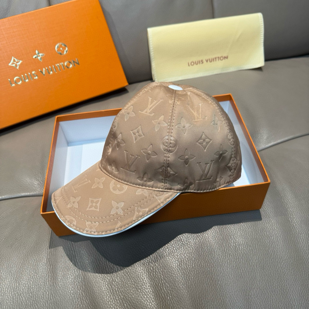 新款出货！配盒子布袋，LV路易威登新款原单棒球帽， 暗纹印花，专柜1:1开模订制，原版牛津布料+头层牛皮