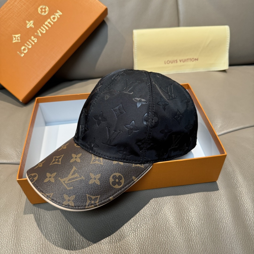 配盒子布袋，LV(路易威登)新款原单棒球帽，老花拼接，1:1开模订制，原版印花绸缎面料+专柜老花皮，做工