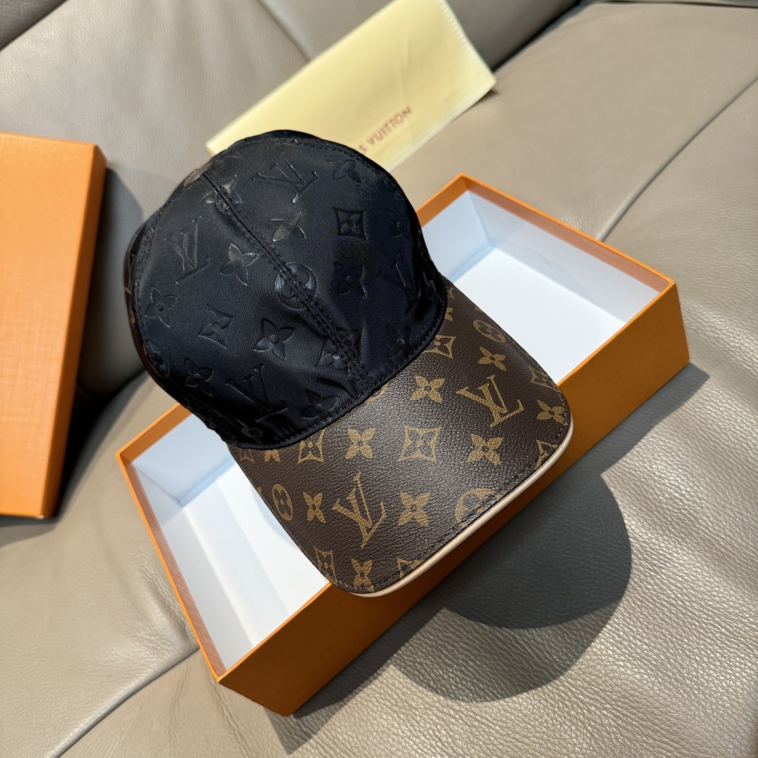 配盒子布袋，LV(路易威登)新款原单棒球帽，老花拼接，1:1开模订制，原版印花绸缎面料+专柜老花皮，做工