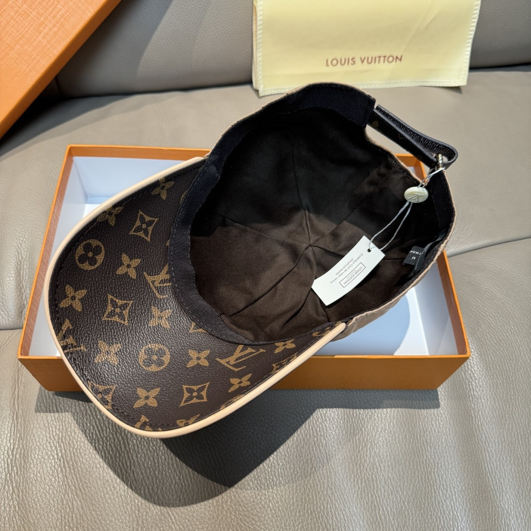 配盒子布袋，LV(路易威登)新款原单棒球帽，老花拼接，1:1开模订制，原版印花绸缎面料+专柜老花皮，做工