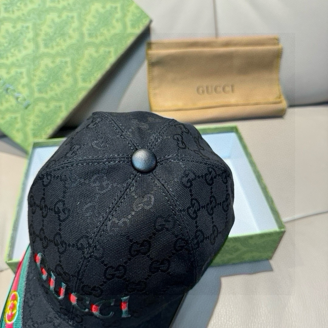 配盒子布袋，Gucci(古奇)新款原单棒球帽，双G织带。1:1开模订制，重工刺绣，细节可媲美专柜，原版帆