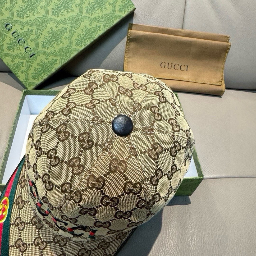 配盒子布袋，Gucci(古奇)新款原单棒球帽，双G织带。1:1开模订制，重工刺绣，细节可媲美专柜，原版帆