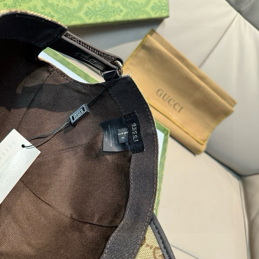 配盒子布袋，Gucci(古奇)新款原单棒球帽，双G织带。1:1开模订制，重工刺绣，细节可媲美专柜，原版帆