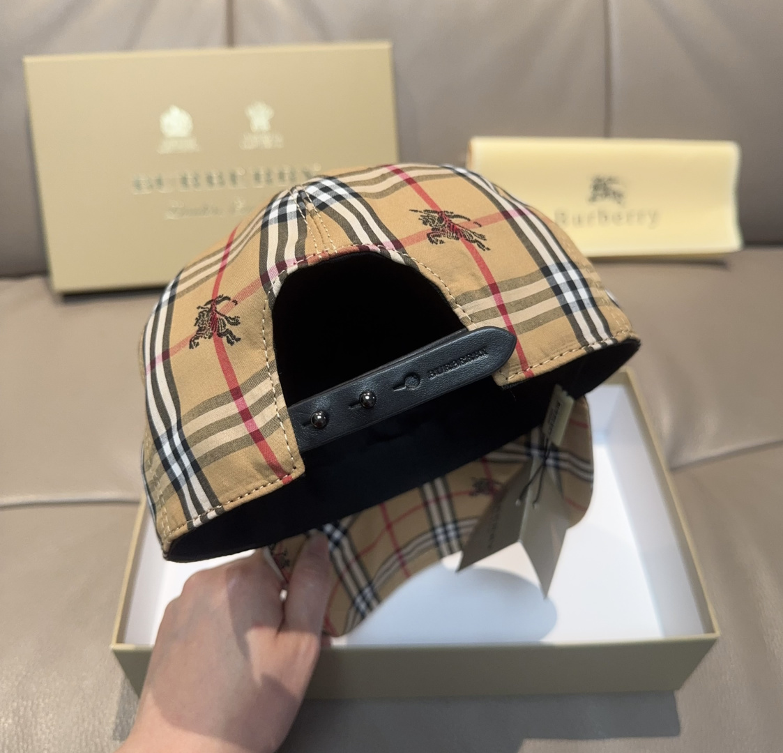配包装布袋，巴宝莉原单棒球帽， 格子战马，专柜1:1开模订制，纯棉面料+头层牛皮，轻盈透气！实物拍摄，男