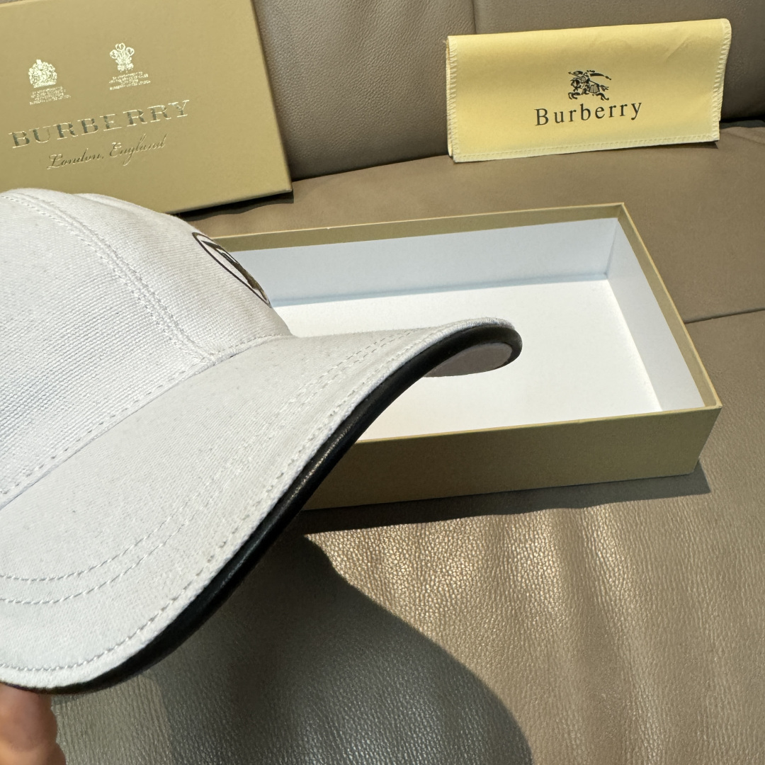 配盒子布袋，Burberry（巴宝莉）最新款原单棒球帽，1:1开模订制，猛虎胶印！原版帆布面料+头层牛皮