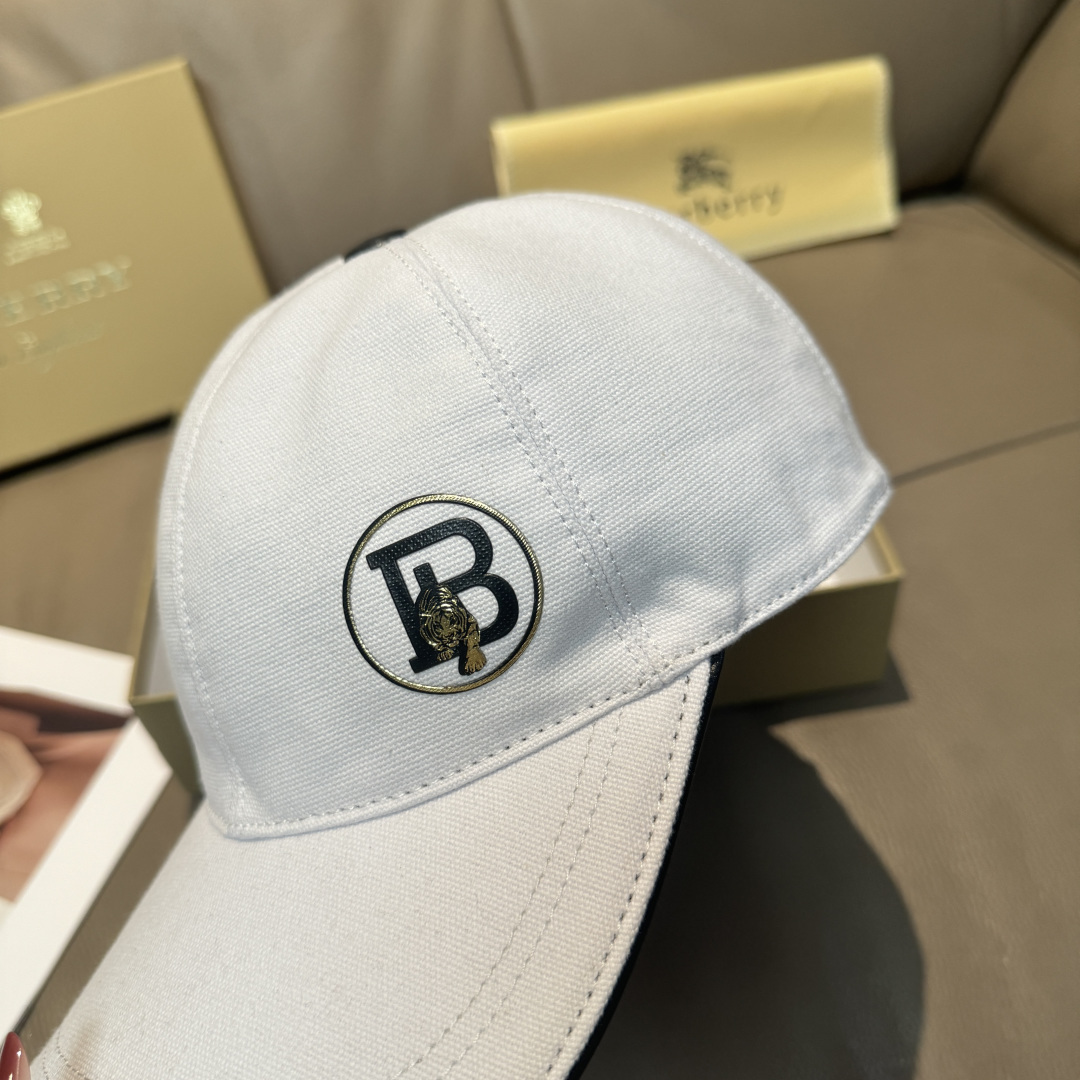 配盒子布袋，Burberry（巴宝莉）最新款原单棒球帽，1:1开模订制，猛虎胶印！原版帆布面料+头层牛皮