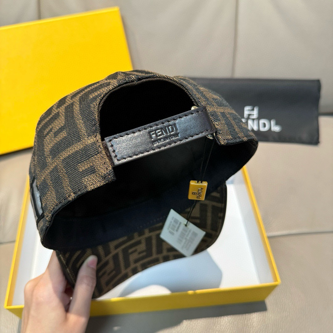 配盒子布袋，Fendi（芬迪）新款原单棒球帽， 双F提花，专柜热卖款，复古双F提花口碑极佳，1:1开模订