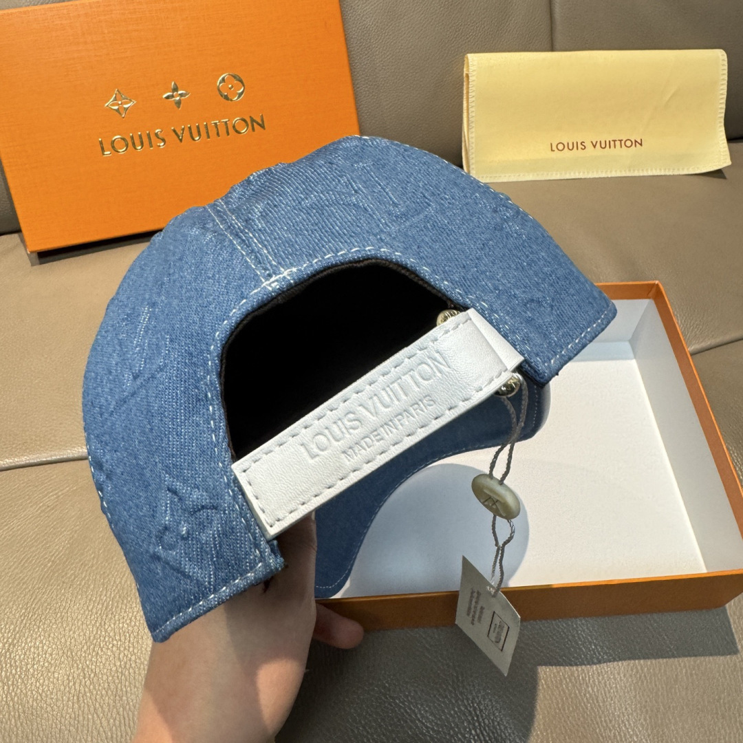 配盒子布袋，LV(路易威登)新款原单棒球帽，大logo压花，1:1开模订制，原版牛仔布料，做工细致完美，