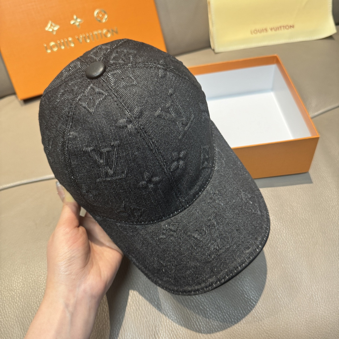 配盒子布袋，LV(路易威登)新款原单棒球帽，大logo压花，1:1开模订制，原版牛仔布料，做工细致完美，