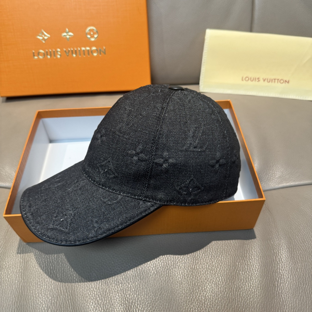 配盒子布袋，LV(路易威登)新款原单棒球帽，大logo压花，1:1开模订制，原版牛仔布料，做工细致完美，