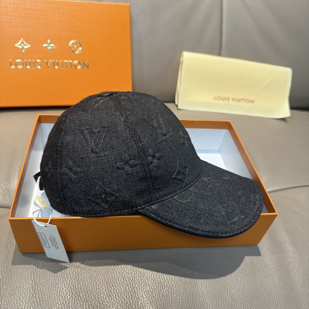 配盒子布袋，LV(路易威登)新款原单棒球帽，大logo压花，1:1开模订制，原版牛仔布料，做工细致完美，