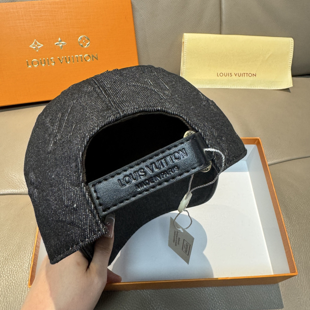 配盒子布袋，LV(路易威登)新款原单棒球帽，大logo压花，1:1开模订制，原版牛仔布料，做工细致完美，