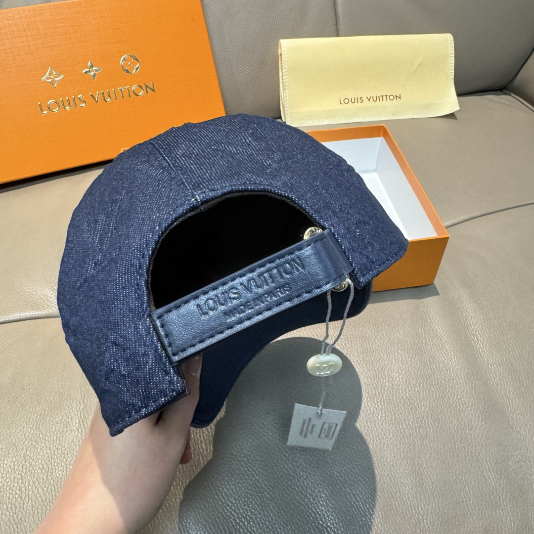 配盒子布袋，LV(路易威登)新款原单棒球帽，大logo压花，1:1开模订制，原版牛仔布料，做工细致完美，