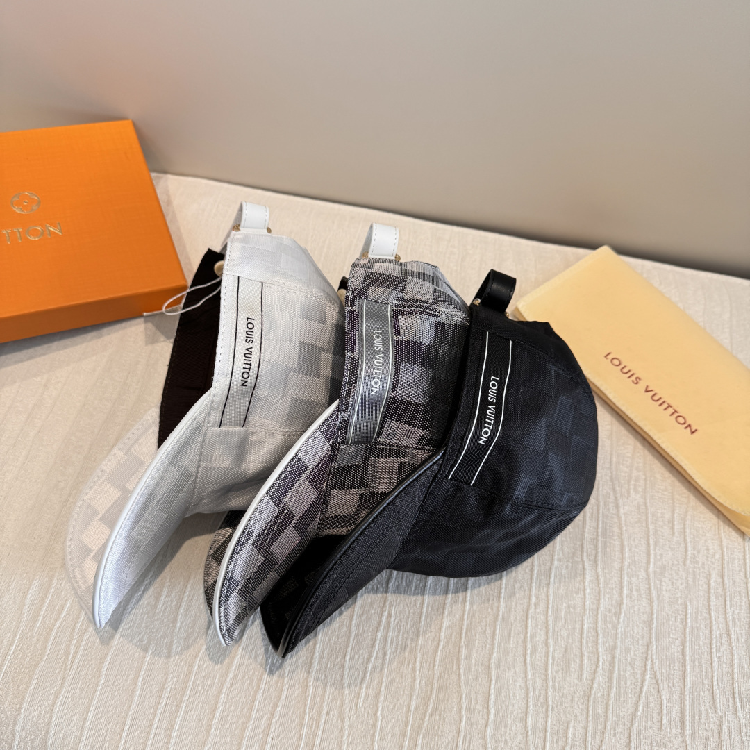 配包装布袋，LV路易威登新款原单棒球帽，经典棋盘格，1:1开模订制，原版专柜布料+头层牛皮，小方格时尚帅