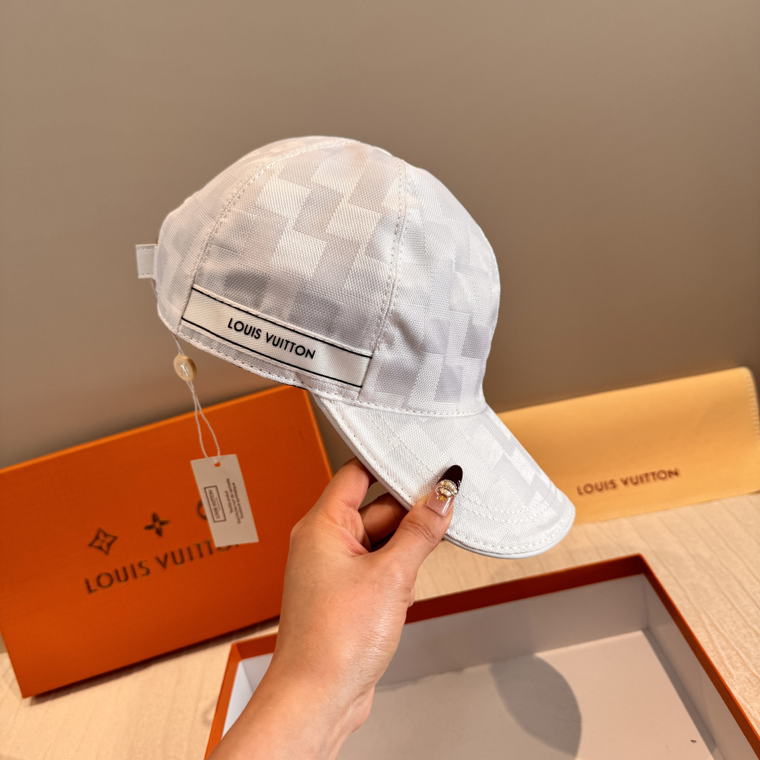 配包装布袋，LV路易威登新款原单棒球帽，经典棋盘格，1:1开模订制，原版专柜布料+头层牛皮，小方格时尚帅