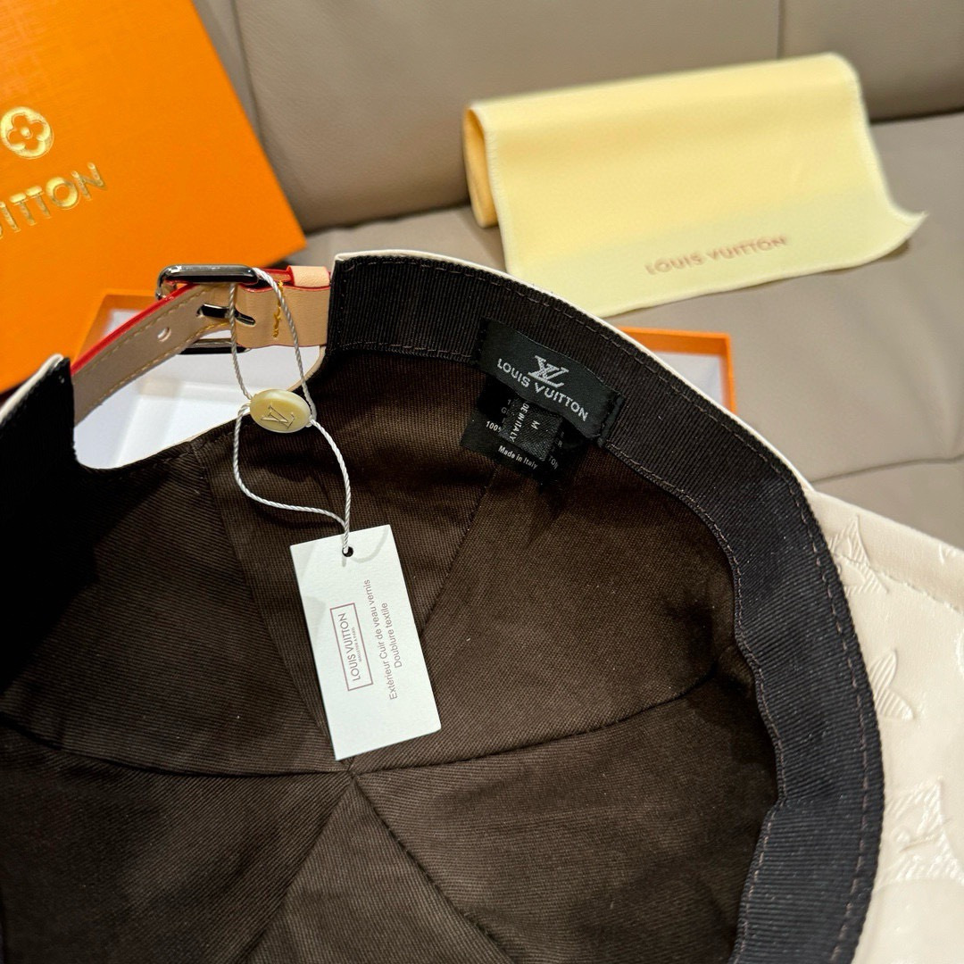 新款出货！配盒子布袋，LV路易威登新款原单棒球帽， 真皮印花，专柜1:1开模订制，精准对花。原版头层牛皮