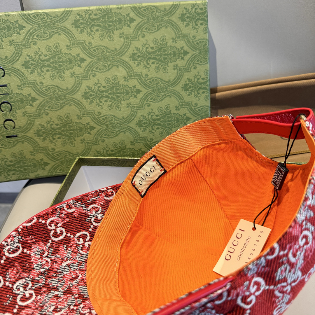 配盒子布袋，Gucci(古奇)经典原单棒球帽，双G牛仔提花，复古设计，专柜1:1开模订制！原版牛仔布料+