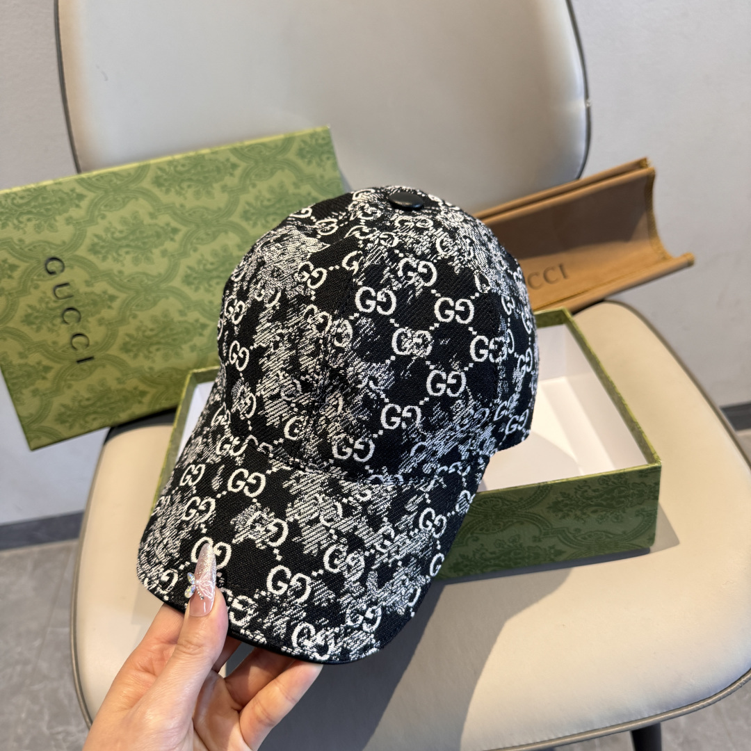 配盒子布袋，Gucci(古奇)经典原单棒球帽，双G牛仔提花，复古设计，专柜1:1开模订制！原版牛仔布料+