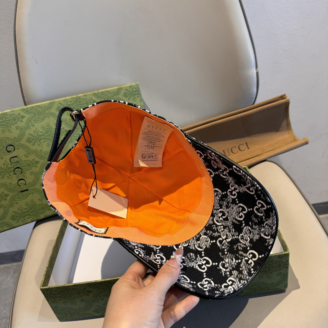 配盒子布袋，Gucci(古奇)经典原单棒球帽，双G牛仔提花，复古设计，专柜1:1开模订制！原版牛仔布料+