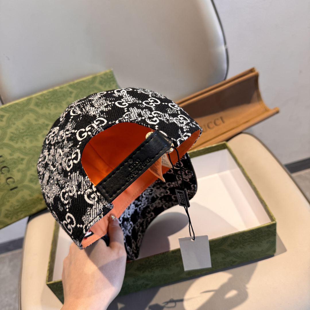 配盒子布袋，Gucci(古奇)经典原单棒球帽，双G牛仔提花，复古设计，专柜1:1开模订制！原版牛仔布料+