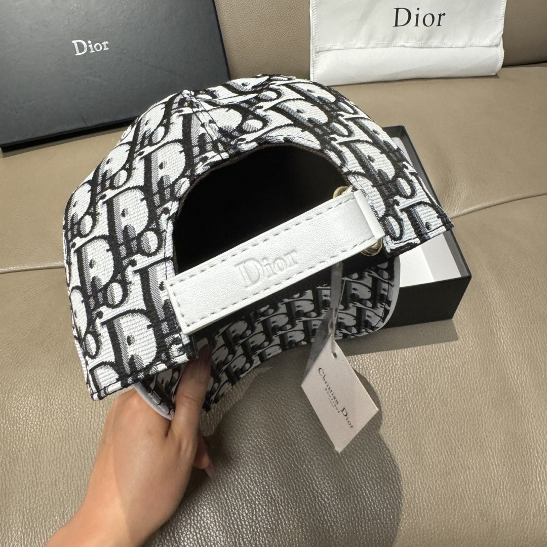 配盒子布袋，Dior(迪奥)新款原单棒球帽， Dior老花，复古韵味十足，专柜断货热门，1:1开模订制，