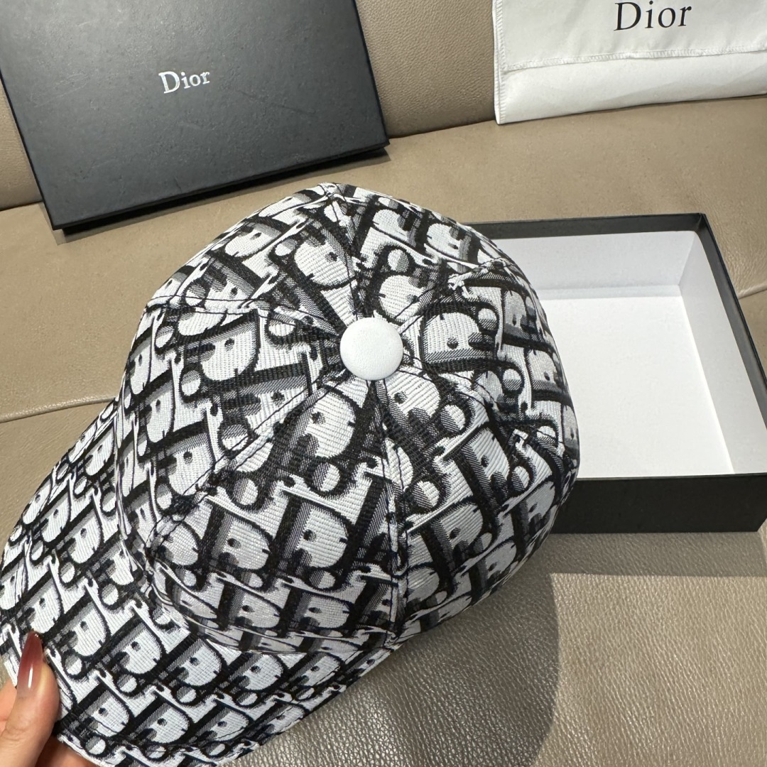 配盒子布袋，Dior(迪奥)新款原单棒球帽， Dior老花，复古韵味十足，专柜断货热门，1:1开模订制，