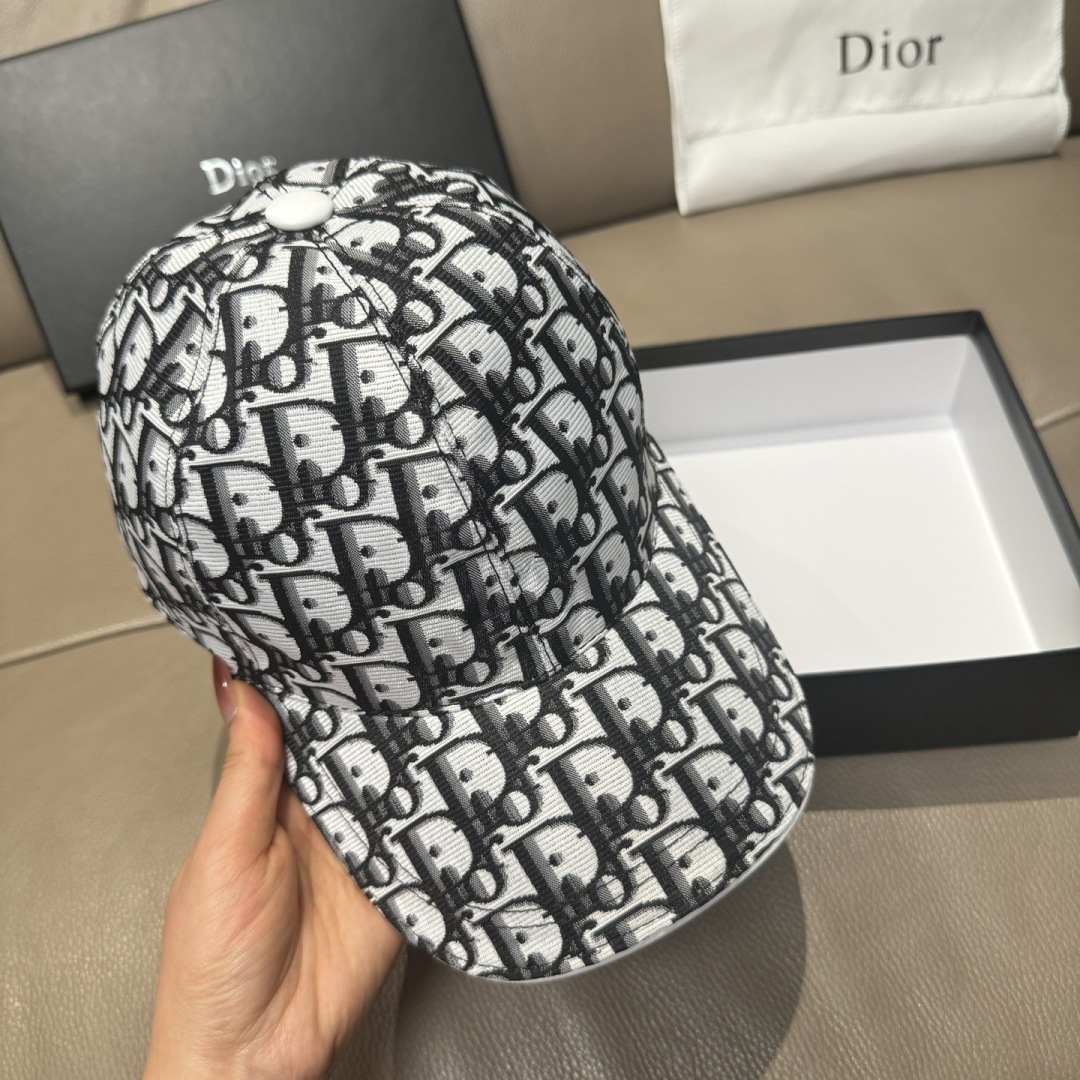配盒子布袋，Dior(迪奥)新款原单棒球帽， Dior老花，复古韵味十足，专柜断货热门，1:1开模订制，