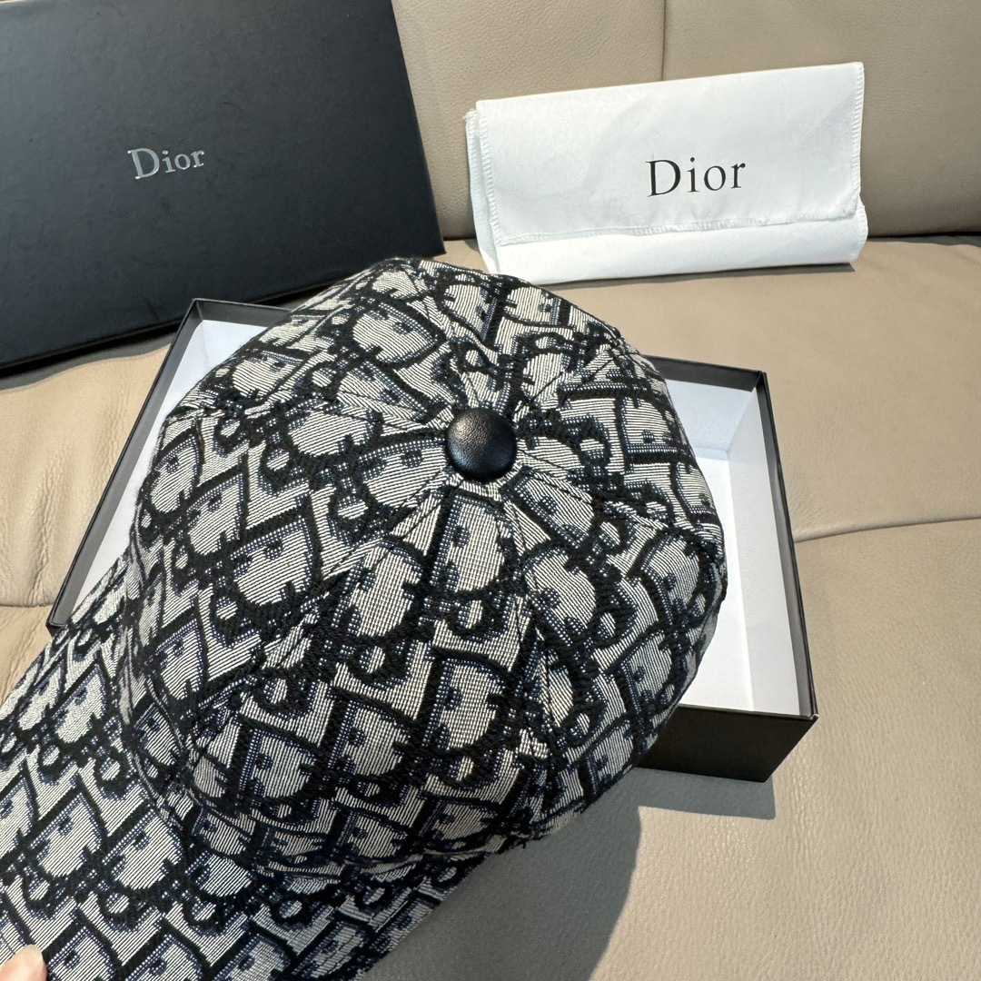 配盒子布袋，Dior(迪奥)新款原单棒球帽， Dior老花，复古韵味十足，专柜断货热门，1:1开模订制，