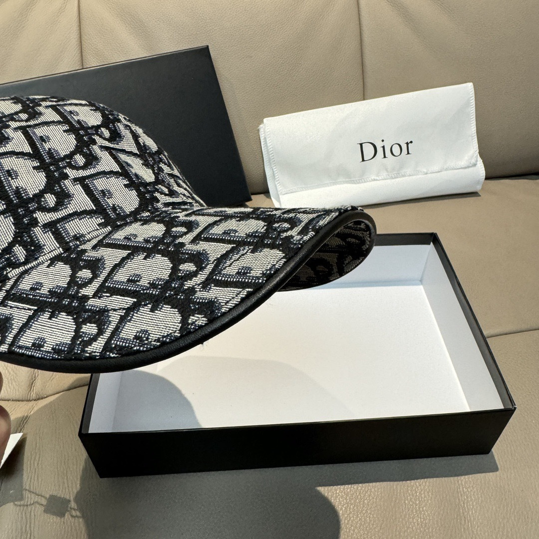 配盒子布袋，Dior(迪奥)新款原单棒球帽， Dior老花，复古韵味十足，专柜断货热门，1:1开模订制，