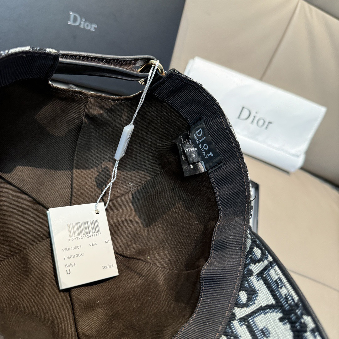 配盒子布袋，Dior(迪奥)新款原单棒球帽， Dior老花，复古韵味十足，专柜断货热门，1:1开模订制，