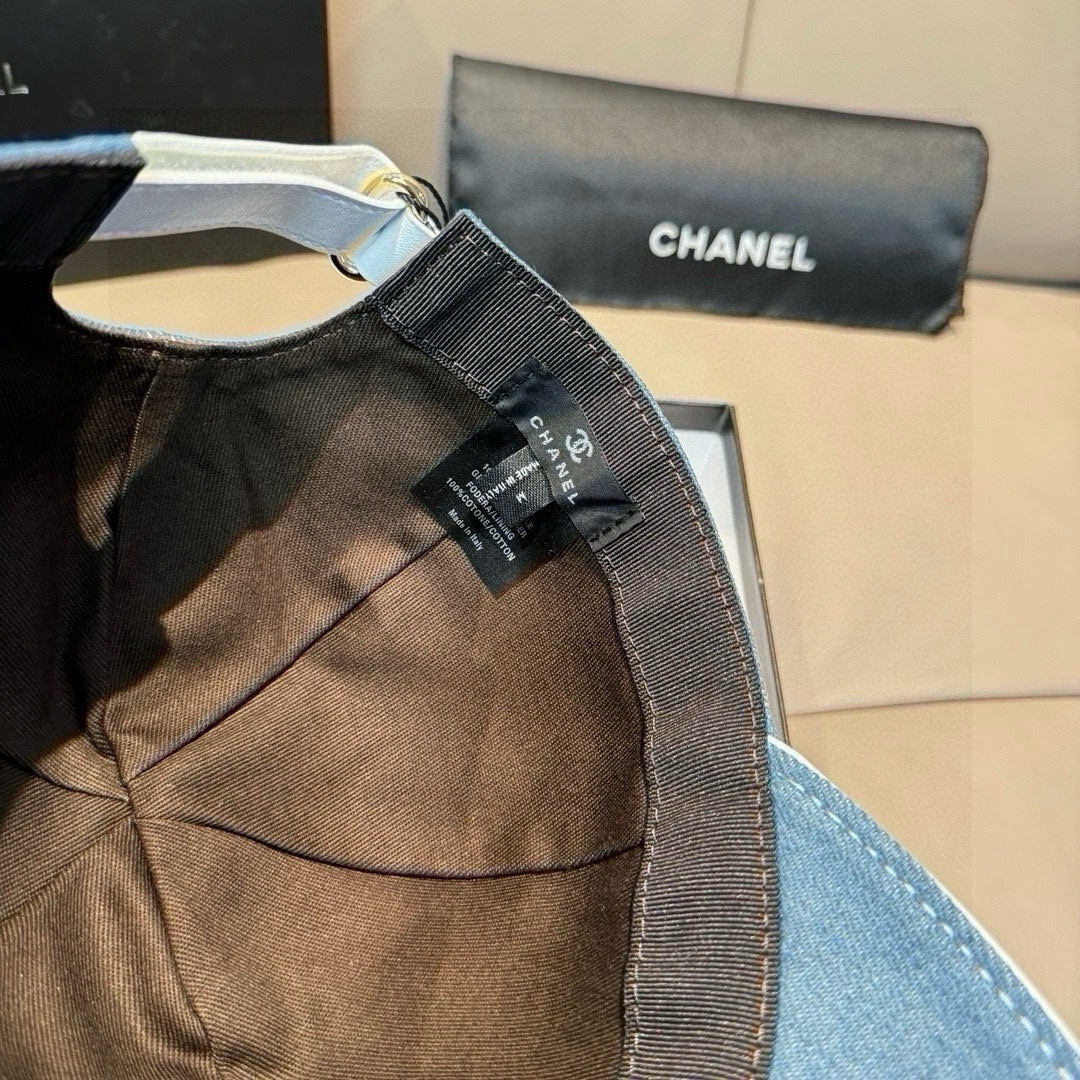 配盒子布袋，Chanel(香奈儿)新款原单棒球帽， 牛仔双C刺绣,专柜1:1开模订制，原版牛仔布料+头层