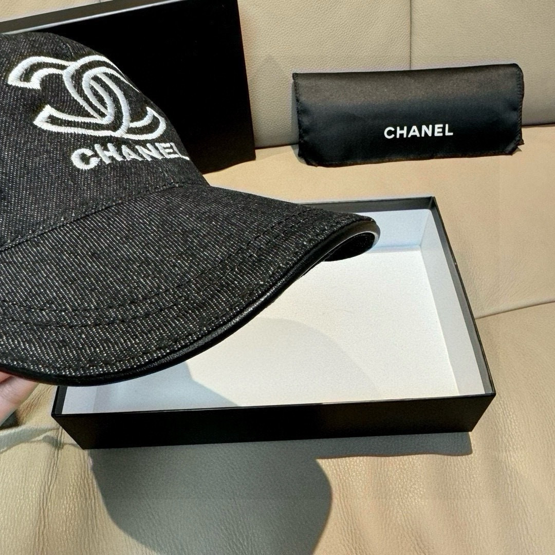 配盒子布袋，Chanel(香奈儿)新款原单棒球帽， 牛仔双C刺绣,专柜1:1开模订制，原版牛仔布料+头层