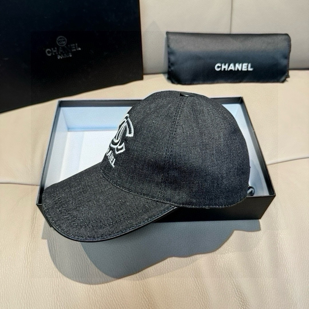 配盒子布袋，Chanel(香奈儿)新款原单棒球帽， 牛仔双C刺绣,专柜1:1开模订制，原版牛仔布料+头层