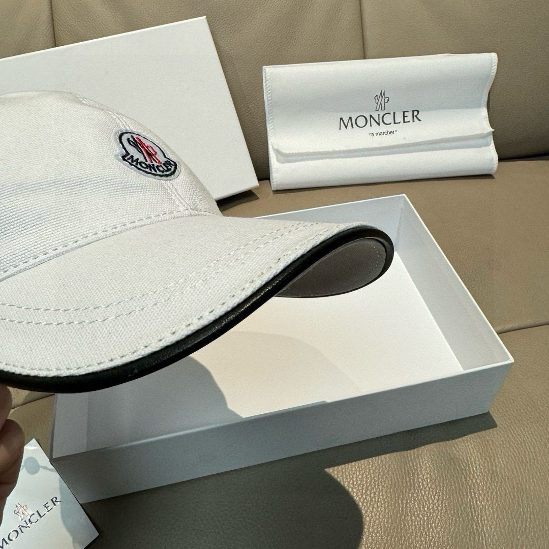 配包装布袋，Moncler蒙口新款原单棒球帽，专柜1:1开模订制，全新立体刺绣，原版帆布料+头层牛皮，纯