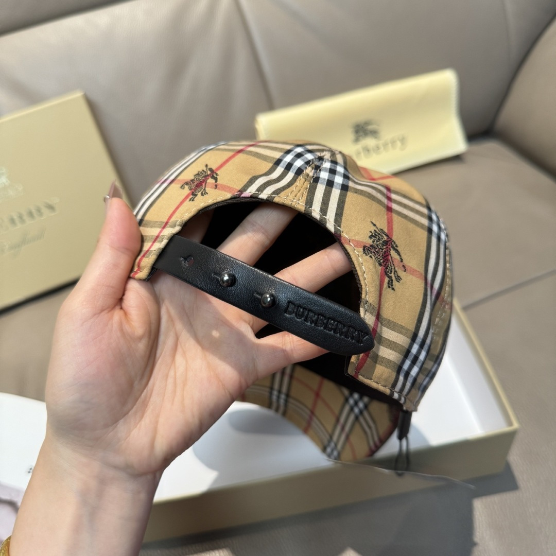 配包装布袋，巴宝莉原单棒球帽， TB格子战马，专柜1:1开模订制，纯棉面料+头层牛皮，轻盈透气！实物拍摄