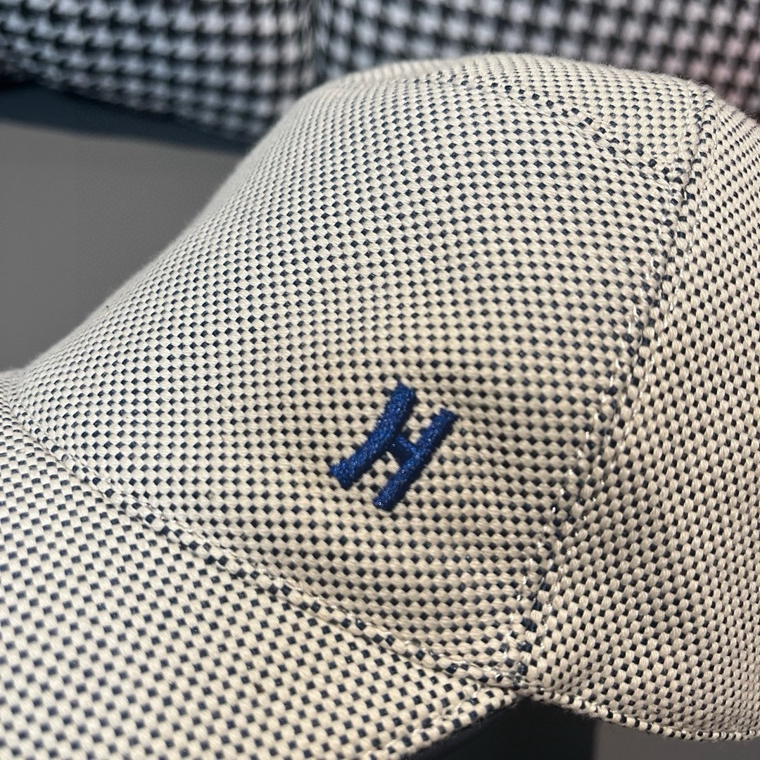 配盒子布袋，HERMÈS (爱马仕)原单棒球帽，经典H，正品开模订制，原版透气帆布面料+头层牛皮，原厂精