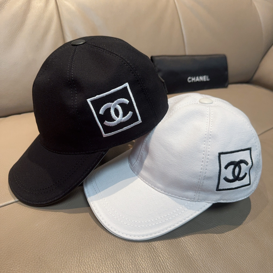 配盒子布袋，Chanel(香奈儿)原单棒球帽，网红同款双C刺绣,专柜1:1开模订制，原版帆布料+头层牛皮