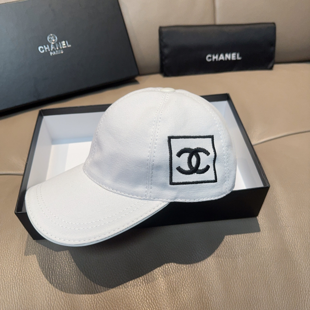 配盒子布袋，Chanel(香奈儿)原单棒球帽，网红同款双C刺绣,专柜1:1开模订制，原版帆布料+头层牛皮