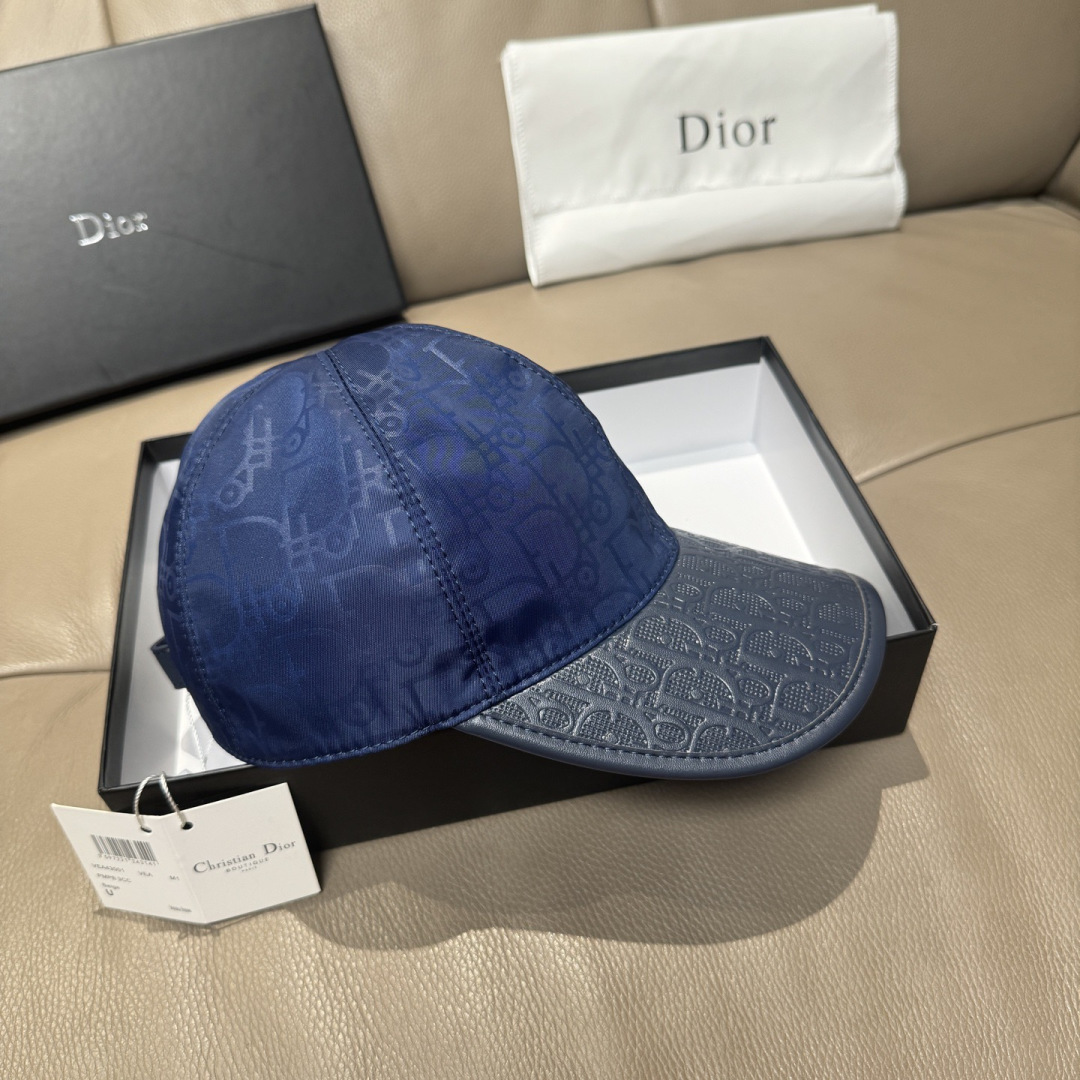 配盒子布袋，Dior(迪奥)新款原单棒球帽， Dior老花拼皮，复古韵味十足，1:1开模订制，原版绸缎布