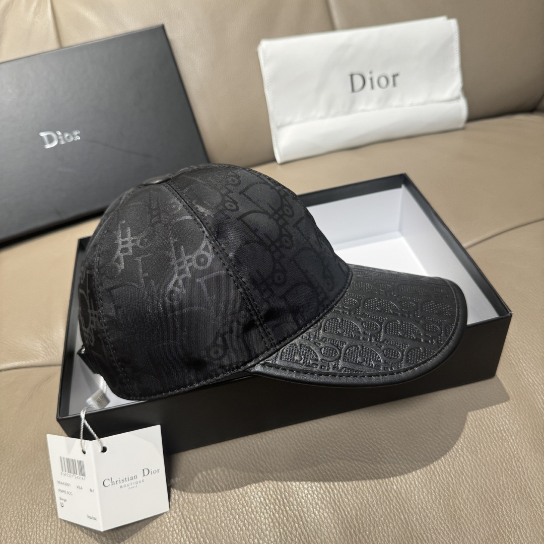 配盒子布袋，Dior(迪奥)新款原单棒球帽， Dior老花拼皮，复古韵味十足，1:1开模订制，原版绸缎布