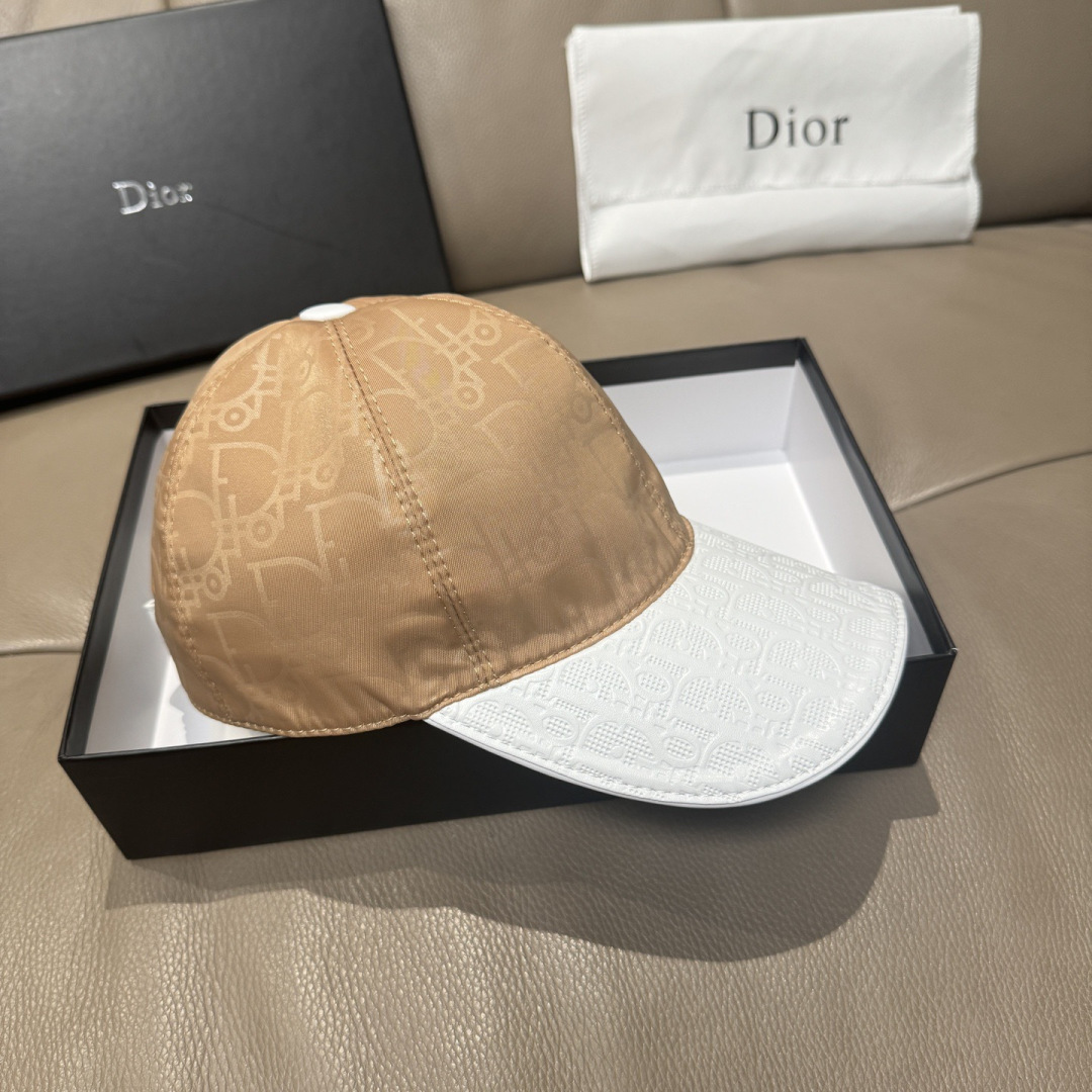 配盒子布袋，Dior(迪奥)新款原单棒球帽， Dior老花拼皮，复古韵味十足，1:1开模订制，原版绸缎布