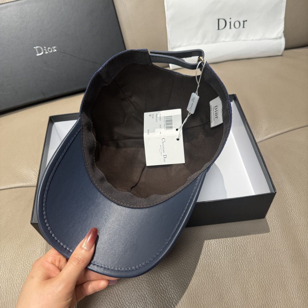 配盒子布袋，Dior(迪奥)新款原单棒球帽， Dior老花拼皮，复古韵味十足，1:1开模订制，原版绸缎布