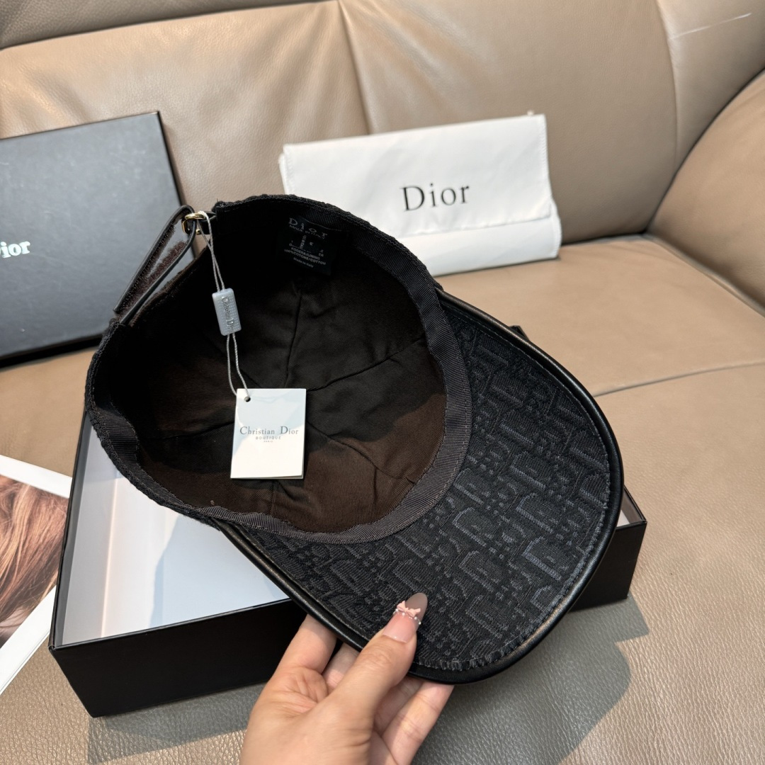 配盒子布袋，Dior(迪奥)新款原单棒球帽， Dior老花，复古韵味十足，专柜断货热门，1:1开模订制，