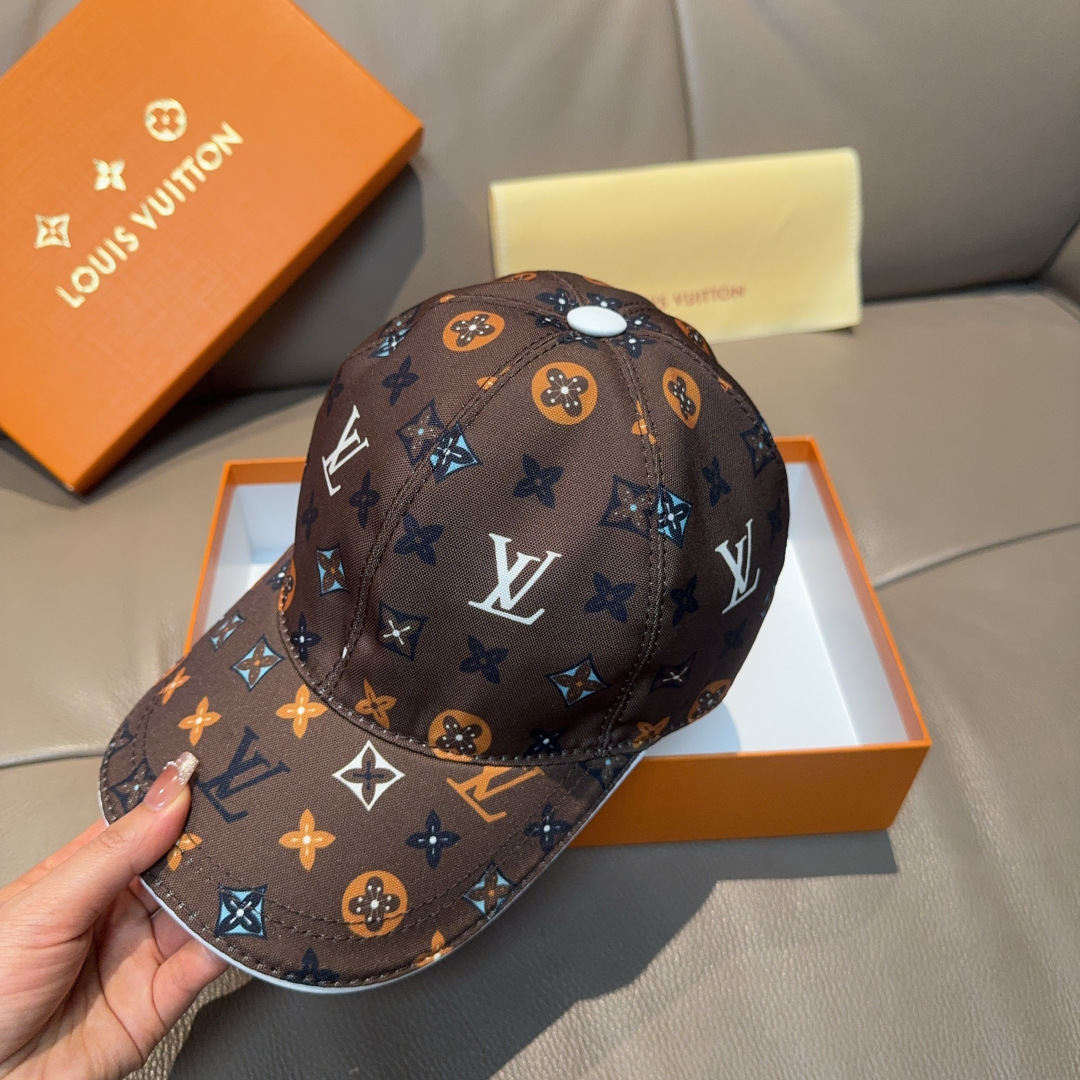 配盒子布袋，LV(路易威登)新款原单棒球帽， 专柜1:1开模订制，原版帆布料+头层牛皮，轻盈透气！质量超