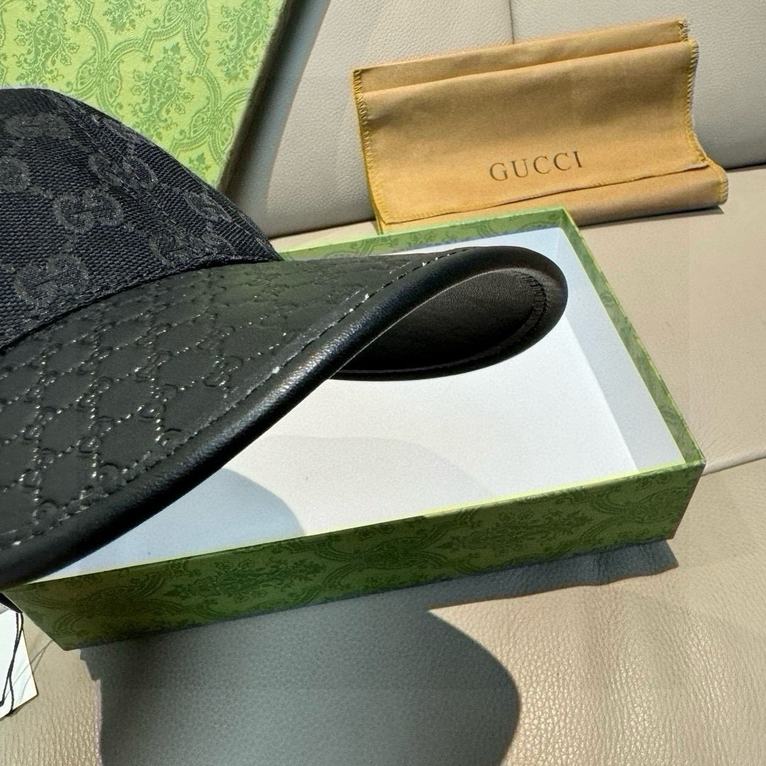 配盒子布袋，Gucci(古奇)经典原单棒球帽，小双G牛皮拼接，1:1开模订制，质量超赞！帽檐头层牛皮压花