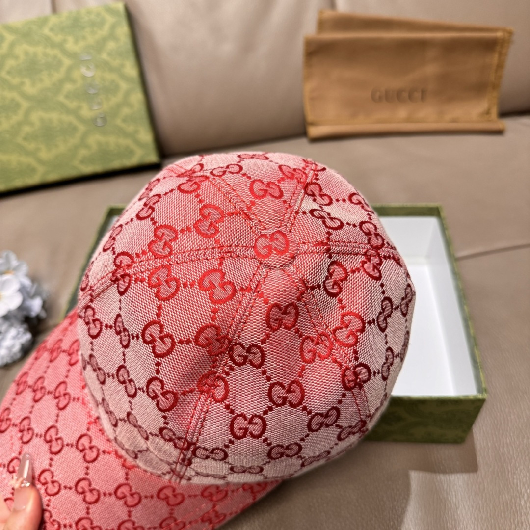 配盒子布袋，Gucci(古奇)新款原单棒球帽，侧面GUCCI刺绣，1:1开模订制，重工刺绣，细节可媲美专