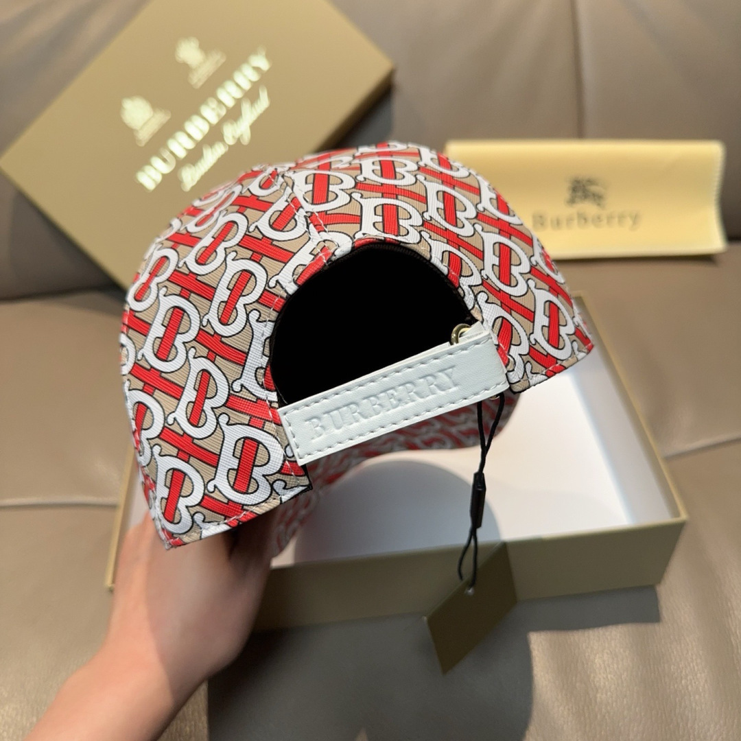 配盒子布袋，Burberry（巴宝莉）新款棒球帽，正品开模订制，全新TB图纹，原版PU印花面料，做工细致