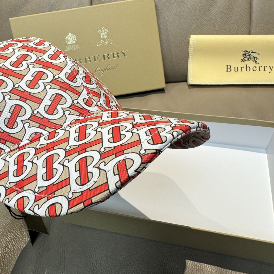 配盒子布袋，Burberry（巴宝莉）新款棒球帽，正品开模订制，全新TB图纹，原版PU印花面料，做工细致